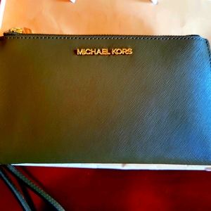 Michael Kors Jet Set LG Double Zip Wristlet